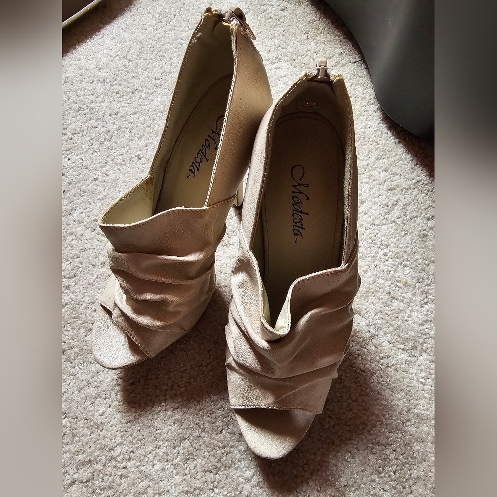 Open toed heels